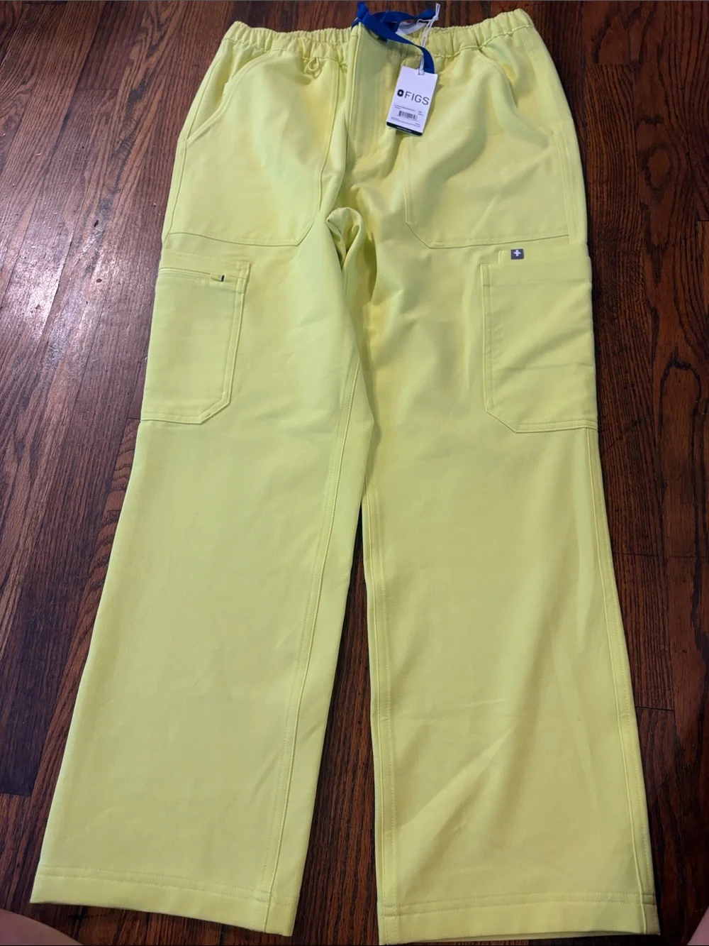 🎉NWT! FIGS Men's Neon Yellow Cairo Cargo Scrub Pants!